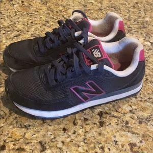 New balance tennis shoes